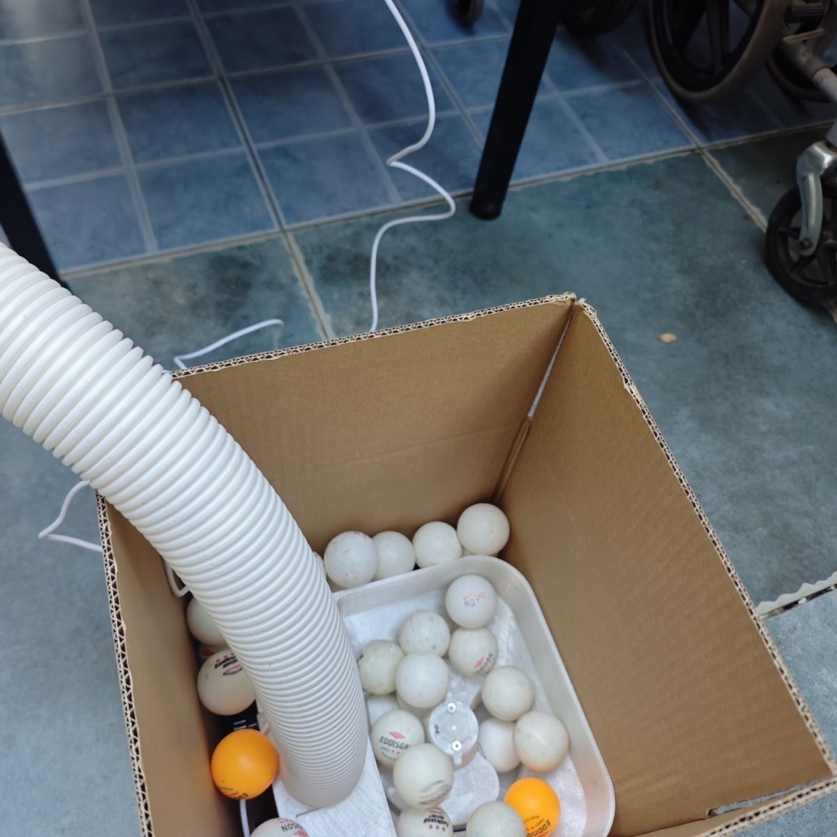 Automatic Table Tennis Loading - Table Tennis Trainer recension och pris